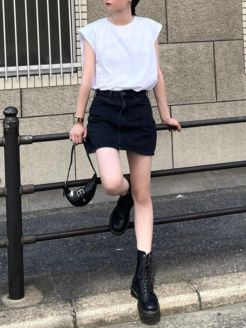 受注制【Chikashitsu +】curve belt bag (3color)