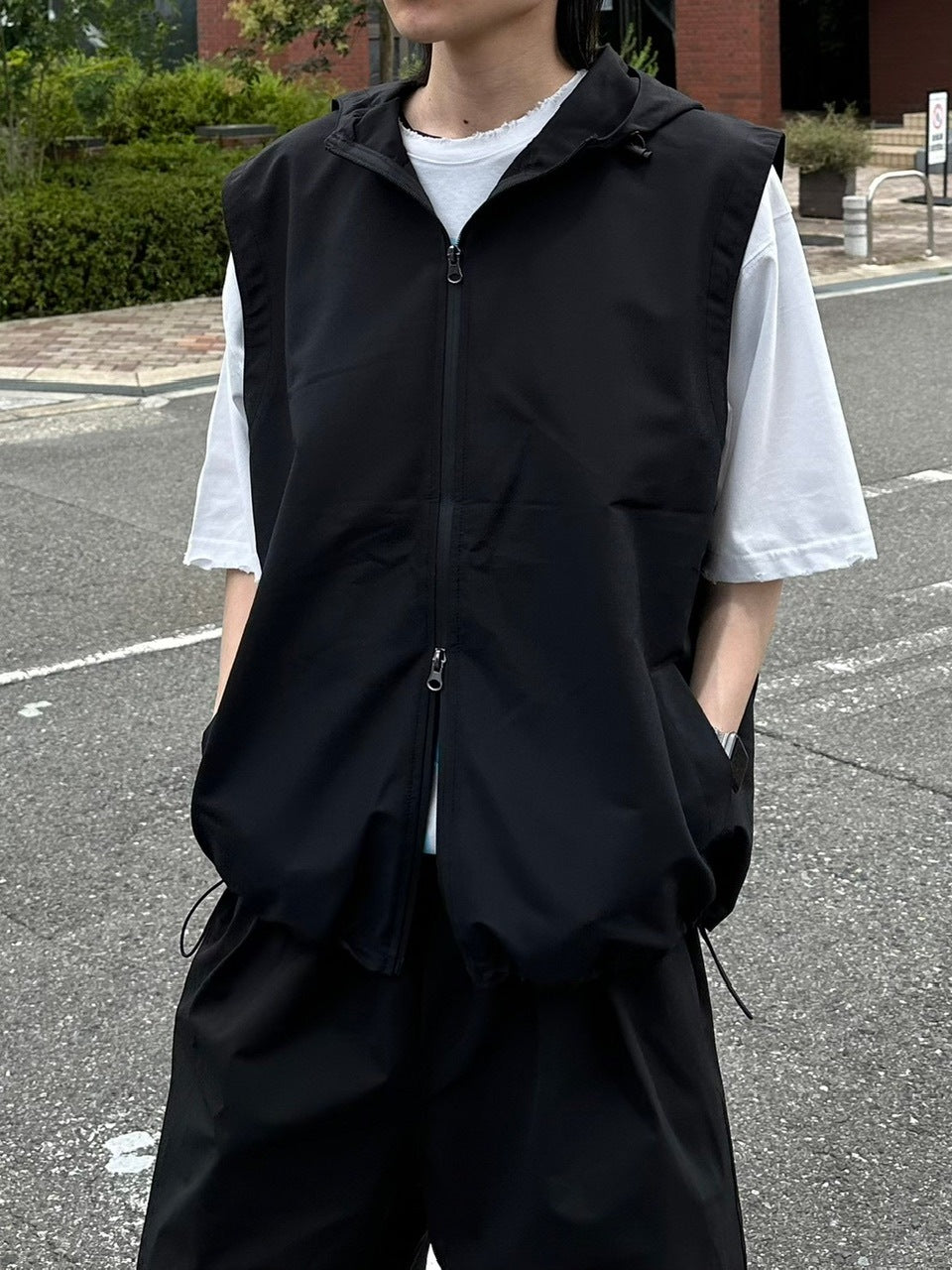 大阪店WEB限定受注制【Chikashitsu +】nylon hood vest (2color)