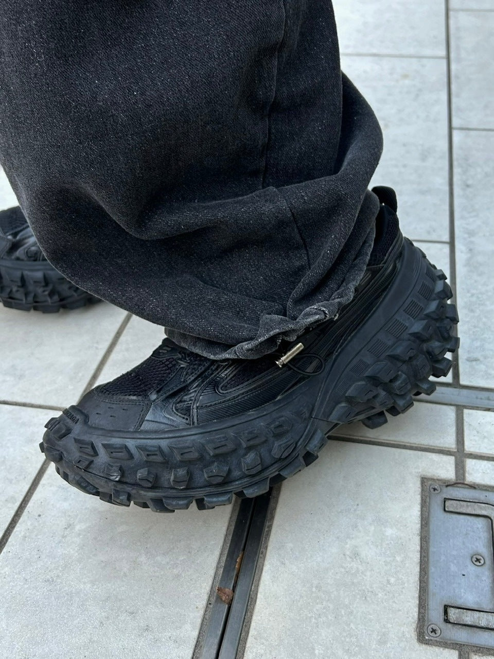 受注制【Chikashitsu +】side snap balloon denim pants (2color)