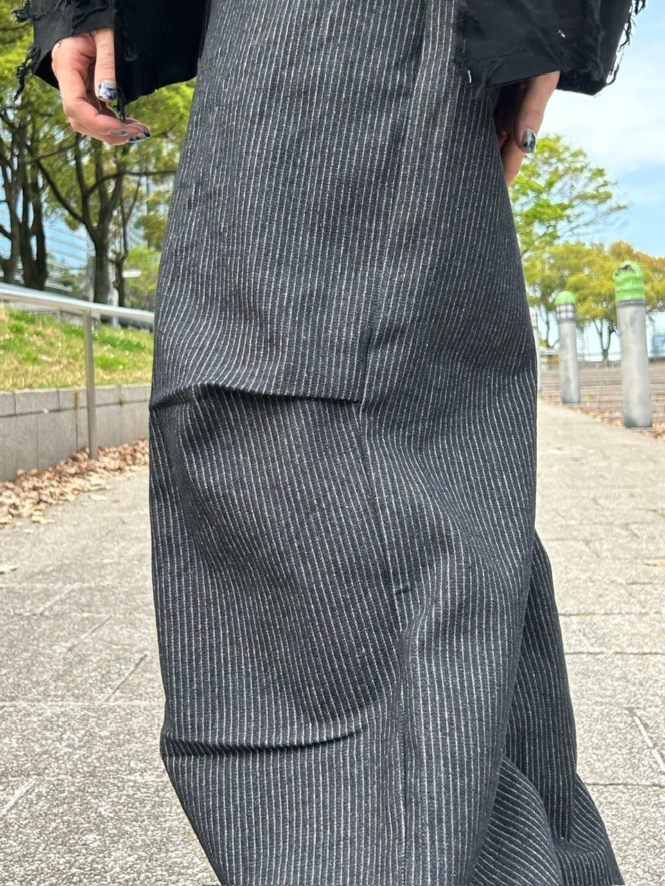 受注制【Chikashitsu +】snap button hickory stripe pants / 【チカシツプラス】スナップボタンヒッコリーストライプデニムパンツ