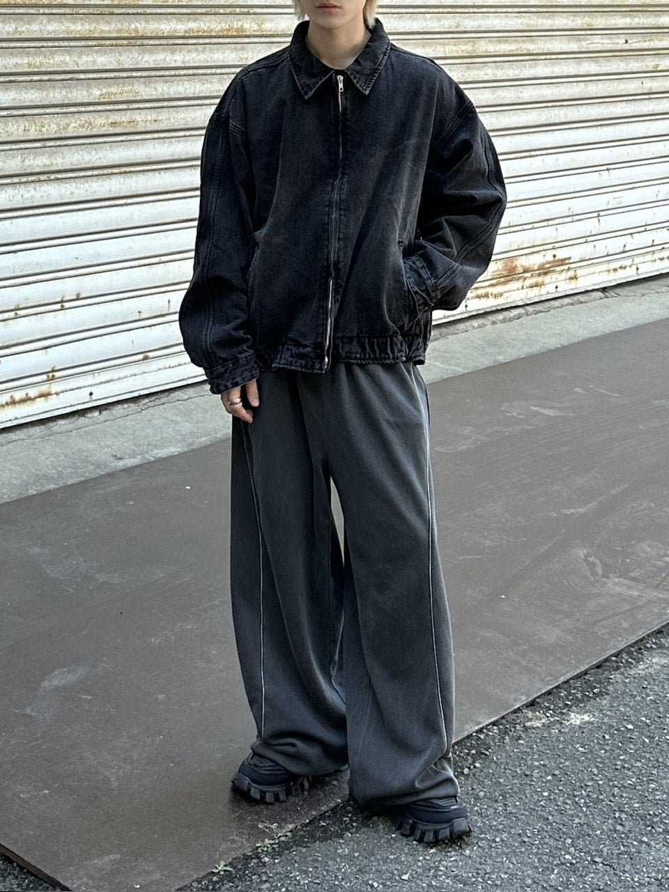 大阪店WEB限定受注制【Chikashitsu +】pigment piping wide sweat pants (2color)