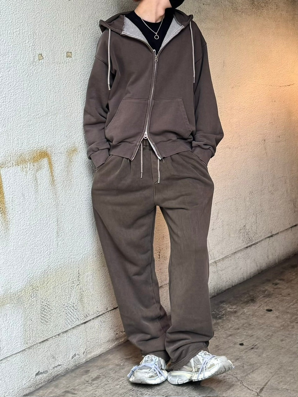 受注制【Chikashitsu +】unisex semi cropped pigment wash hoodie (4color)