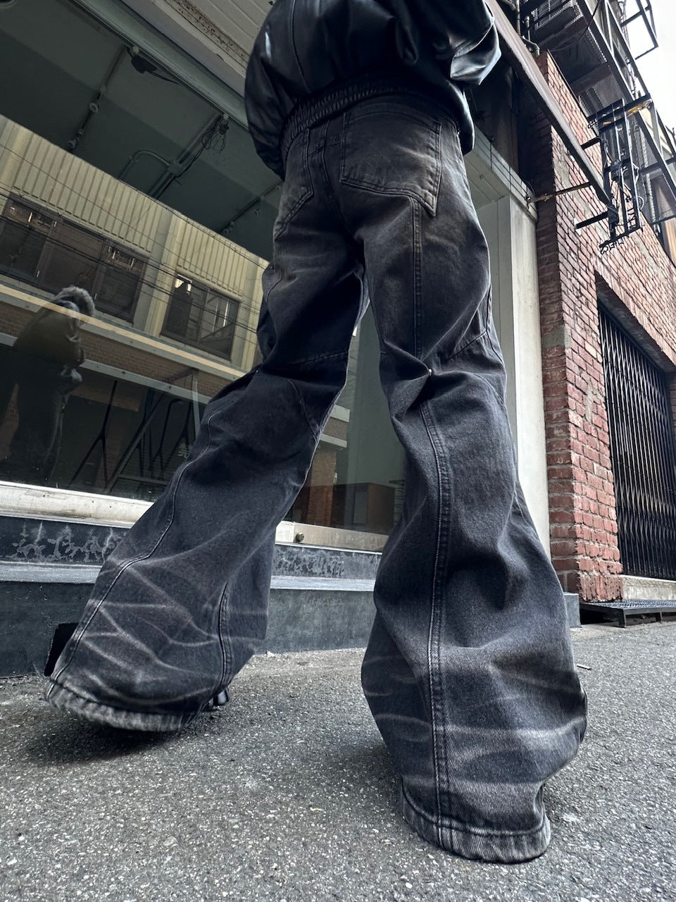 大阪店WEB限定受注制【Chikashitsu +】back snap wide flare denim pants (2color)