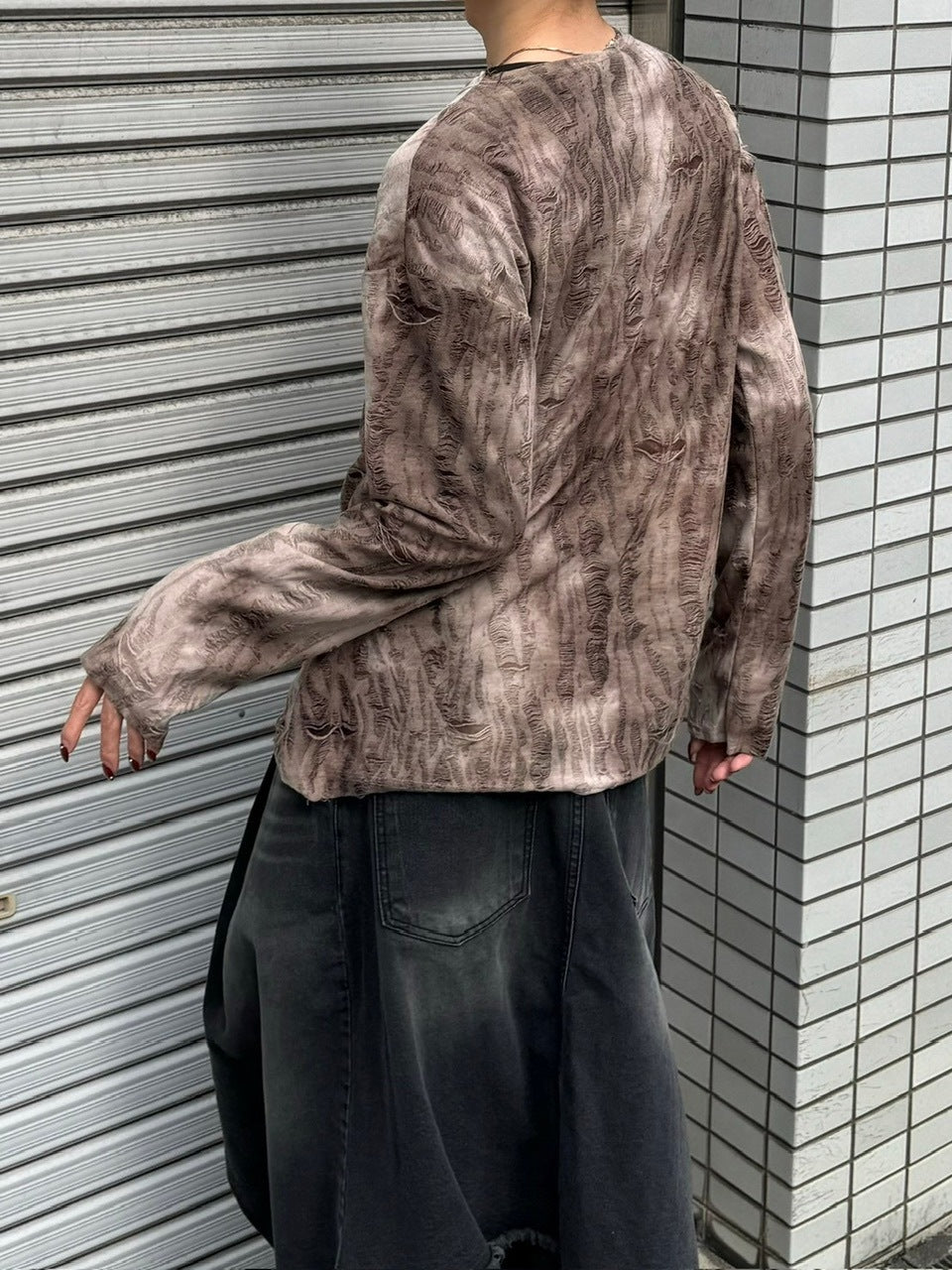 受注制【Chikashitsu +】shoulder button grunge knit (2color)