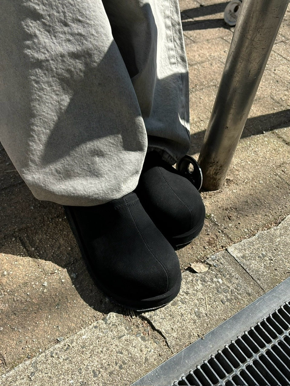 受注制【Chikashitsu +】volume toe suede mule (2color)