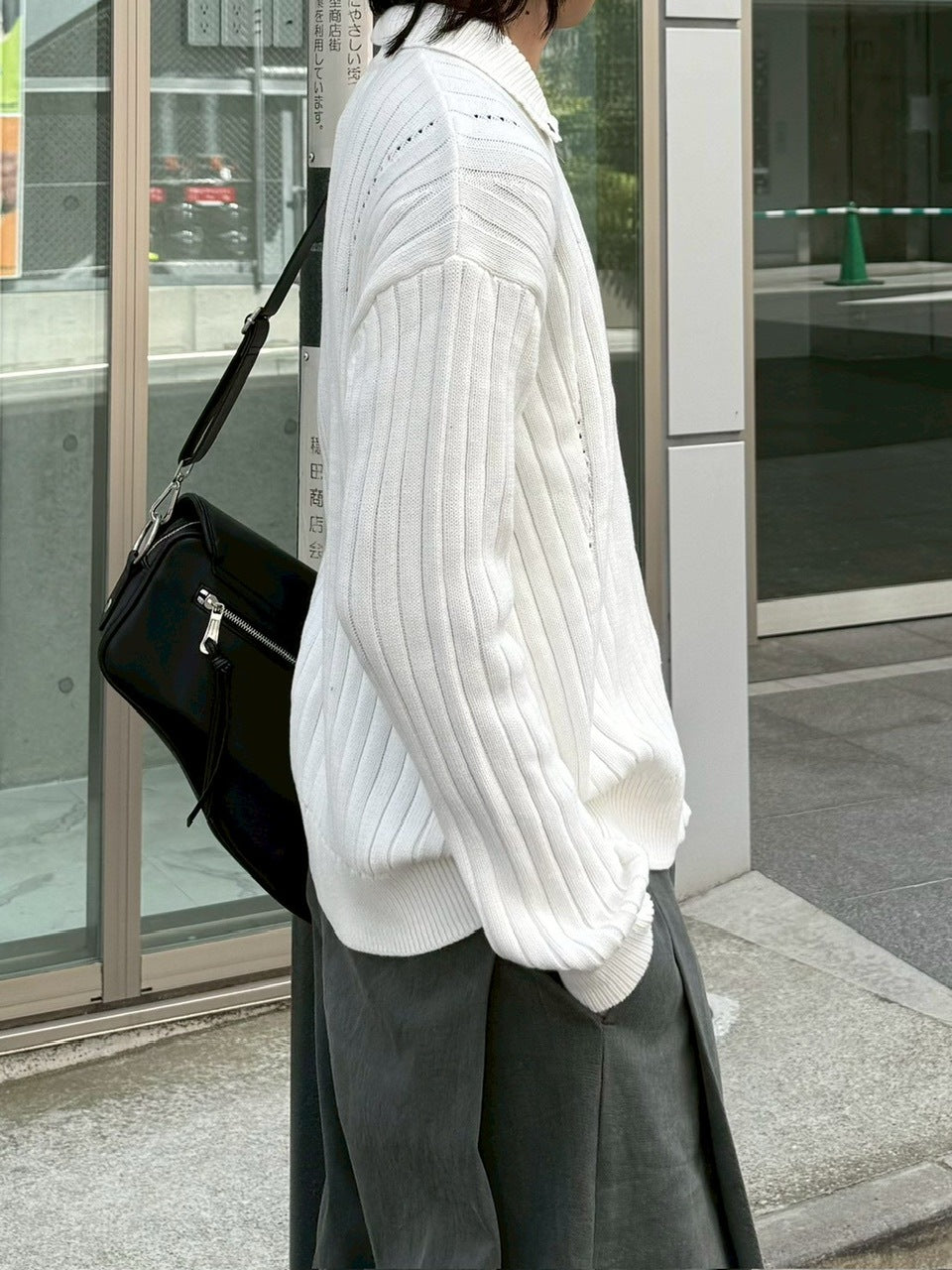 【Chikashitsu +】rivet zip up knit (2color)