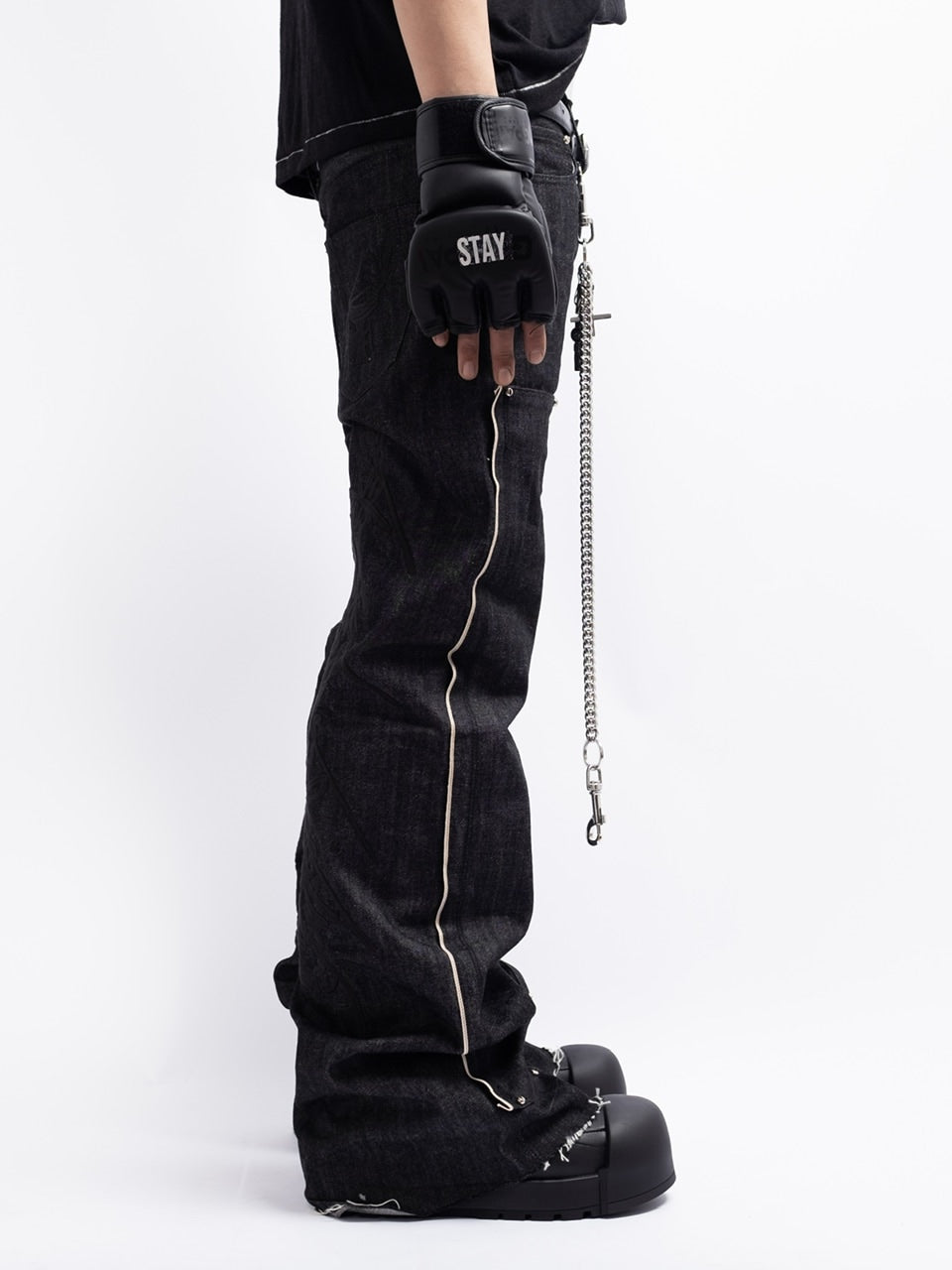 【F.V.V.O】RED SELVEDGE EMBROIDERED RAW DENIM JEANS