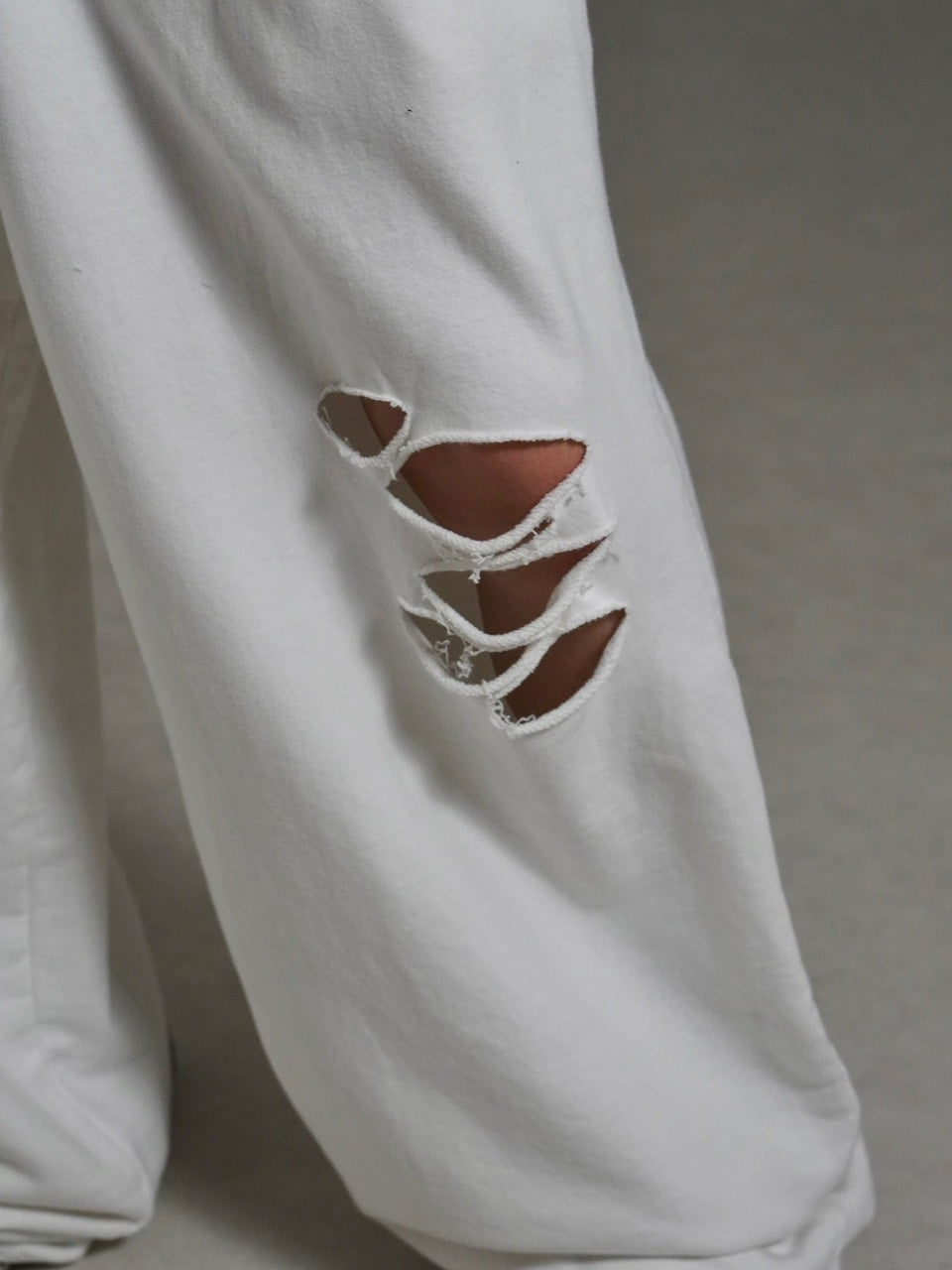 【Chikashitsu +】full length damage sweat pants / 【チカシツプラス】フルレングスダメージスウェットパンツ (3color)