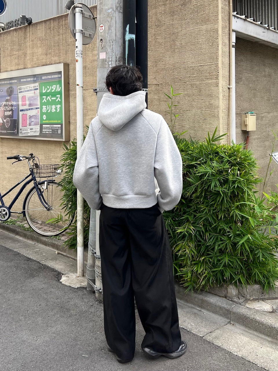 東京店WEB限定受注制【Chikashitsu +】cropped zip hoodie / 【チカシツプラス】クロップドジップフーディー (2color)
