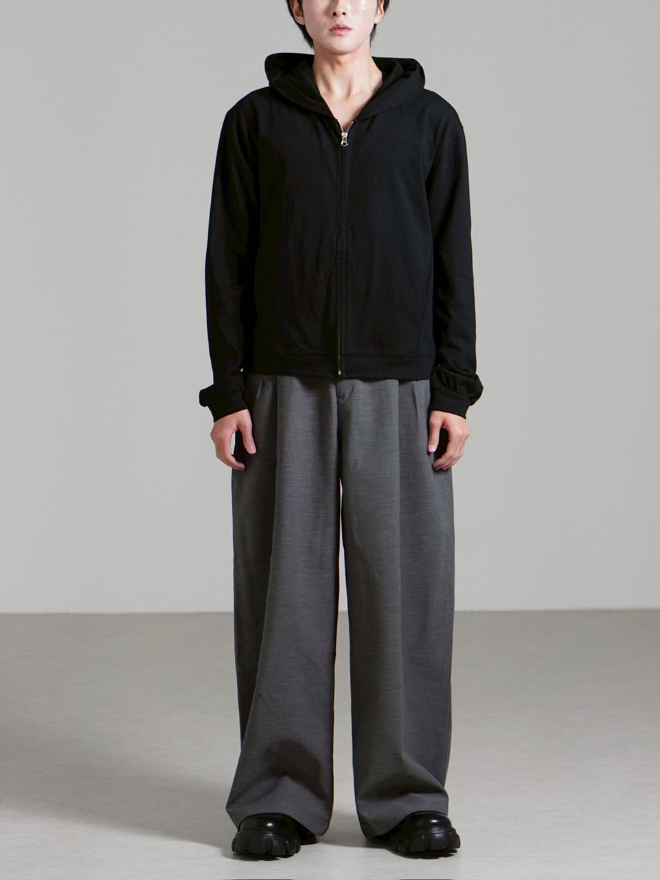 受注制【Chikashitsu +】light touch cropped hoodie / 【チカシツプラス】 ライトタッチクロップドパーカー (3color)