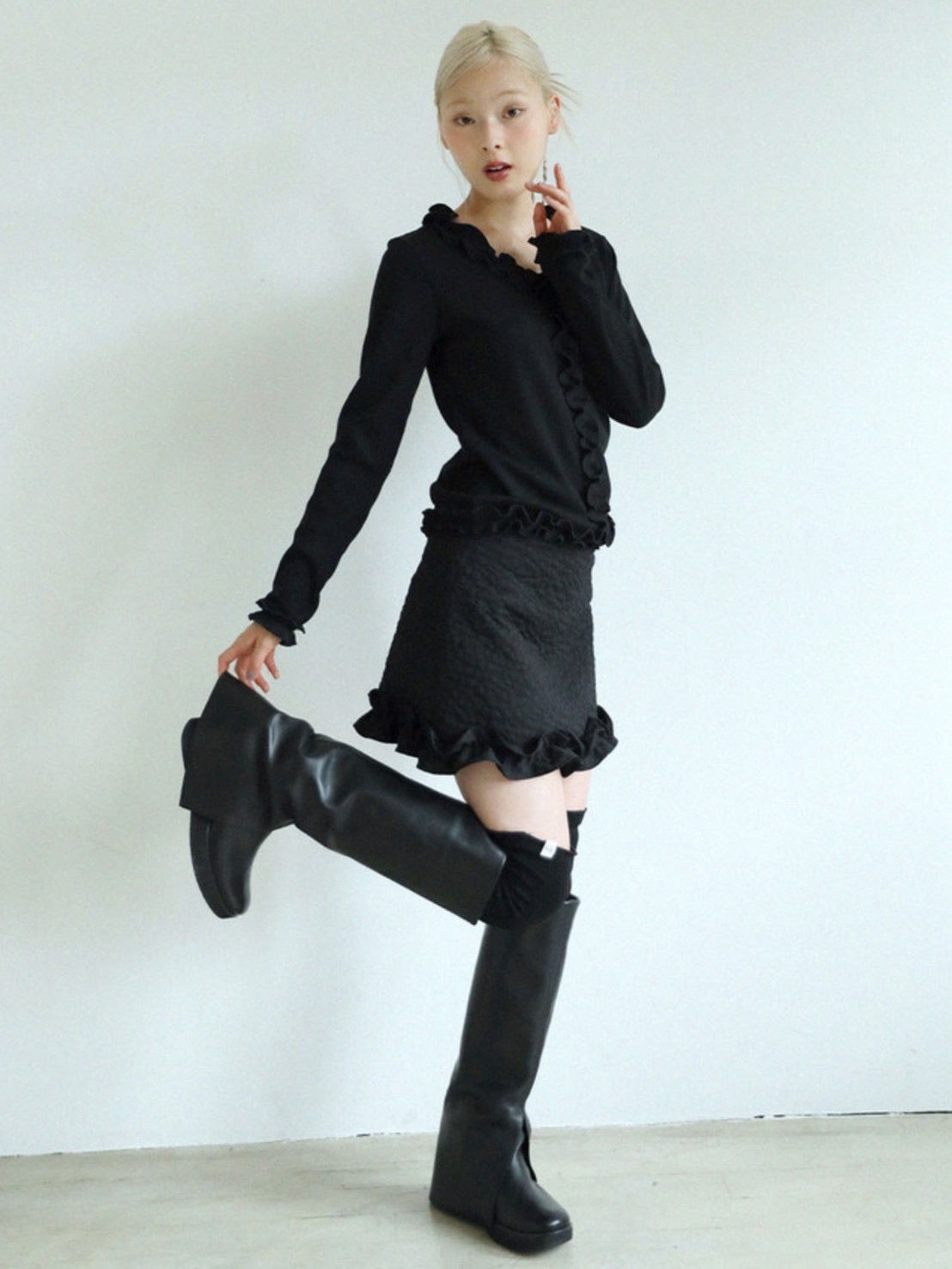 12/21 20:00 再販【Uglyshadow】RUFFLE RIBBED T-SHIRT