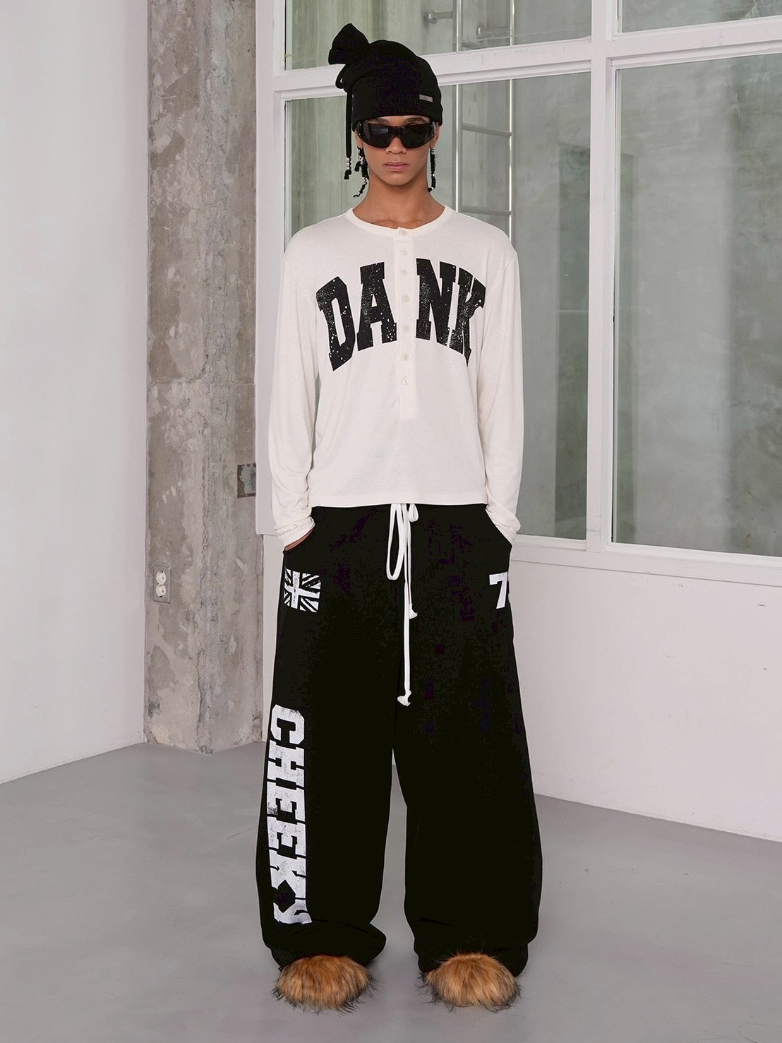 【ESC STUDIO】Lucky Cheeky sweat pants