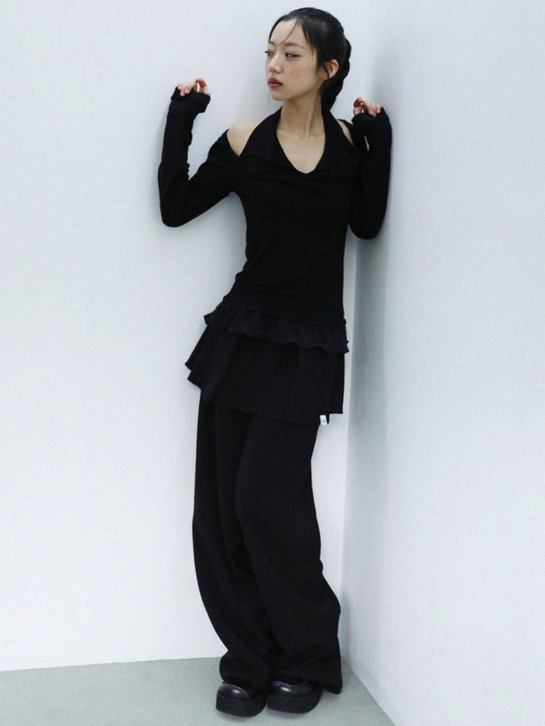 12/21 20:00 発売【Uglyshadow】SCARF FUR FRILL T-SHIRT