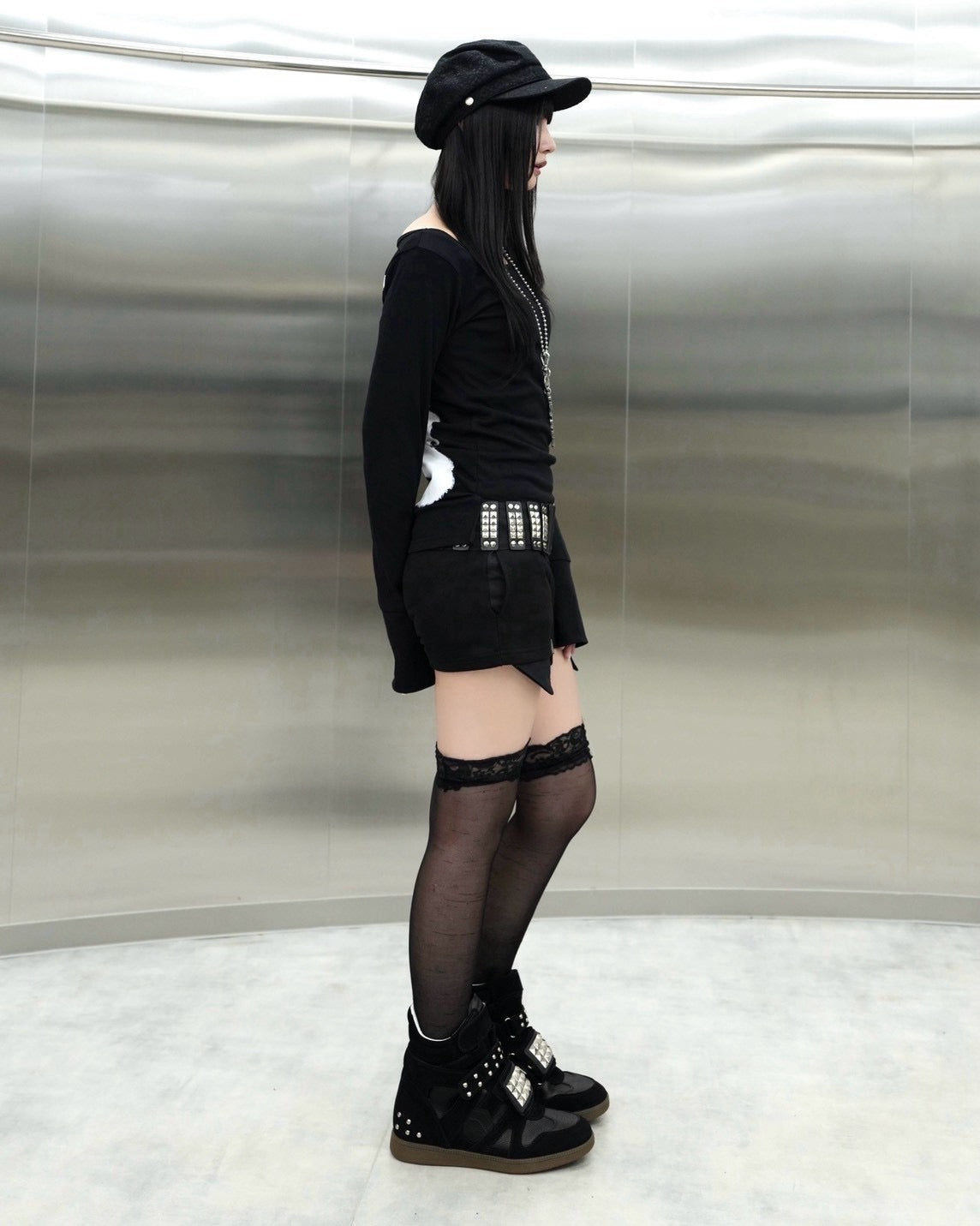 受注制【Never mind the XU】Back graphic slim top (2color)