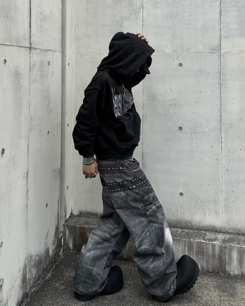 国際配送【Never mind the XU】belt print wide curved denim Pants
