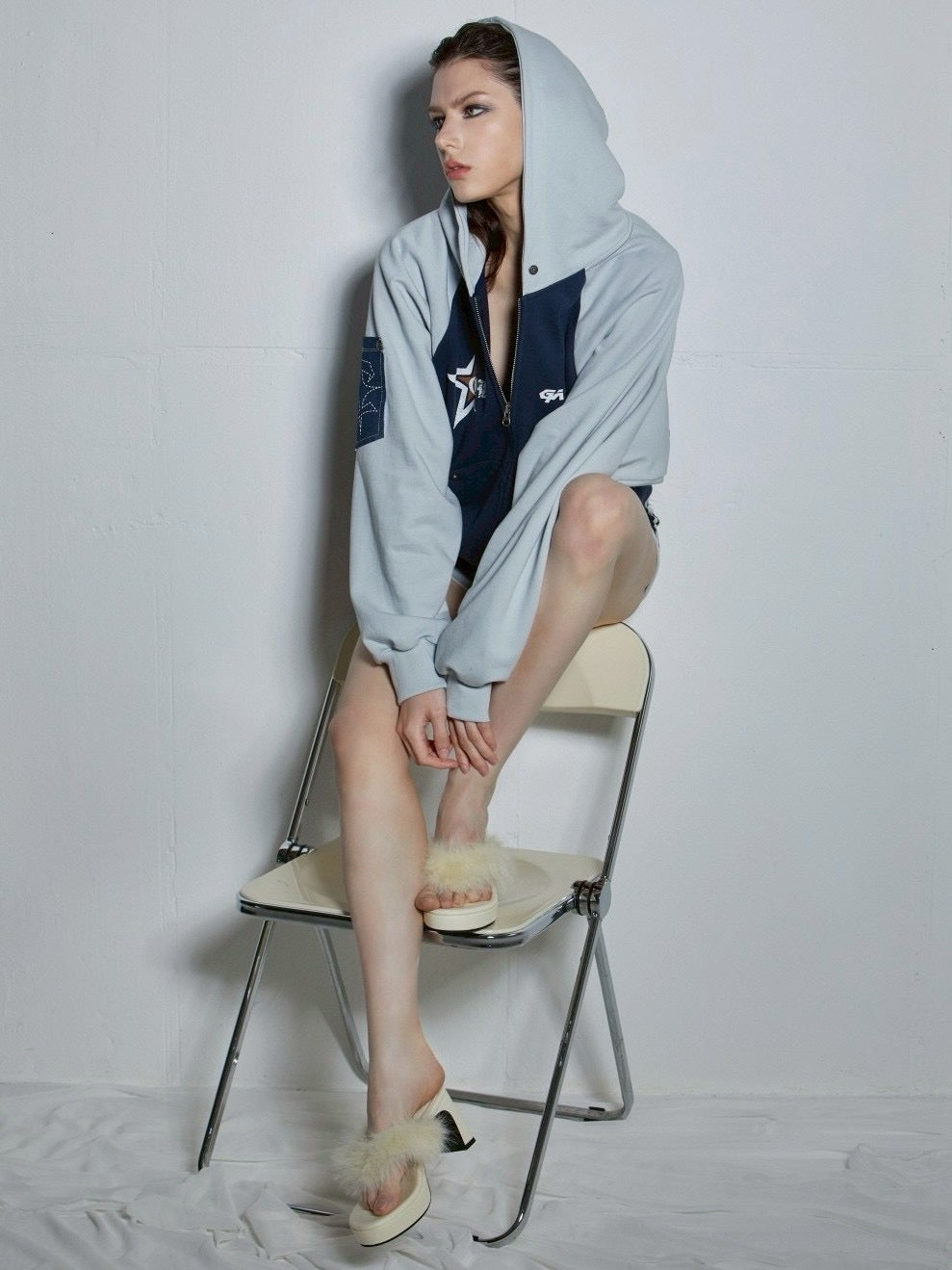 【GATELESS】FLUFFY STRAP FLIP-FLOPS