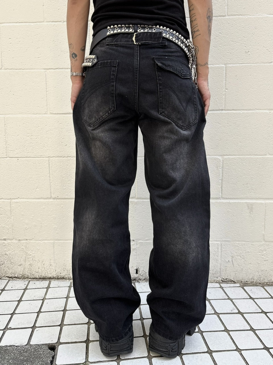 国際配送【Never mind the XU】studs washed wide denim pants (2color)