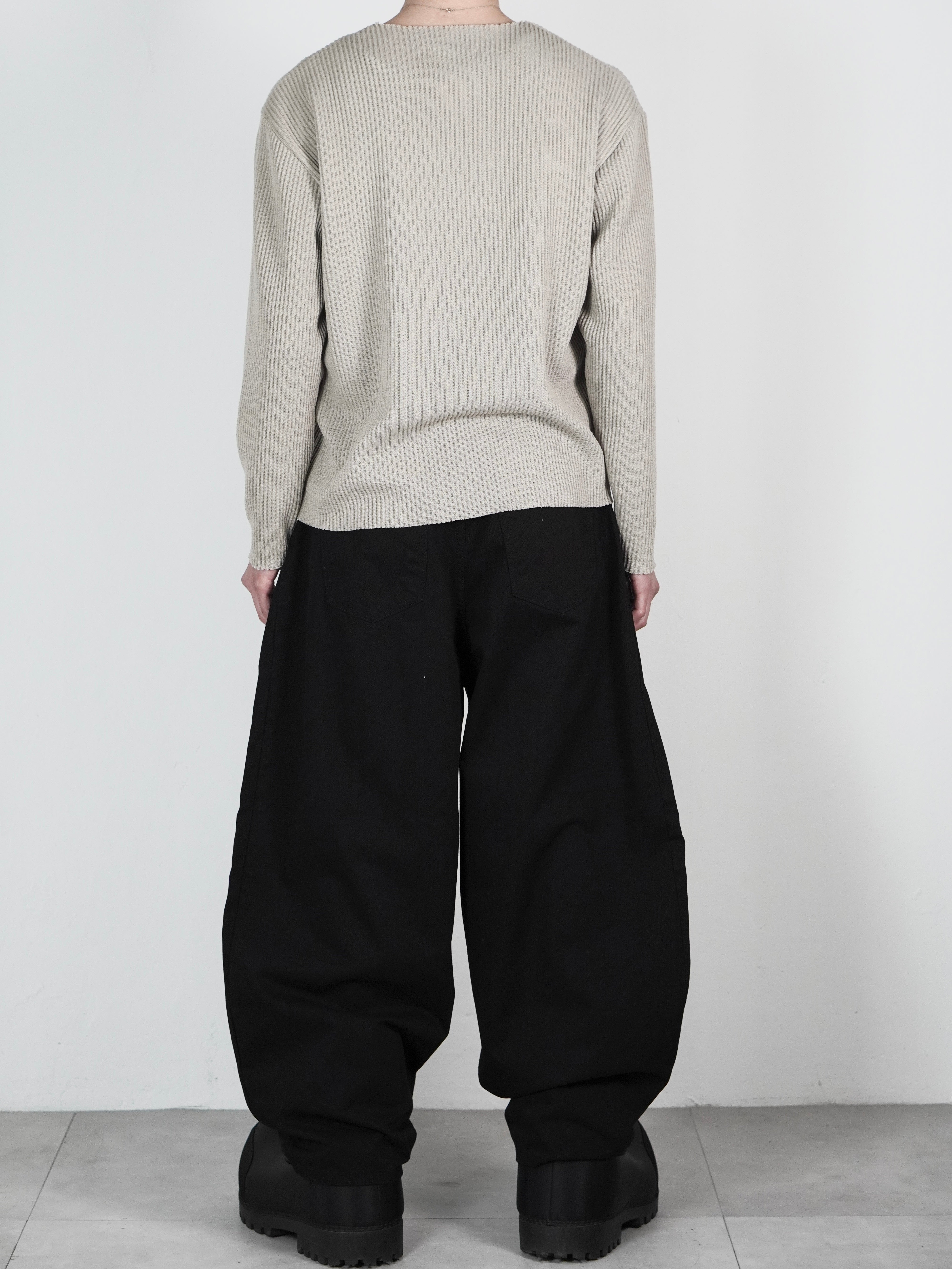 受注制【Chikashitsu +】three pleats chino wide pants