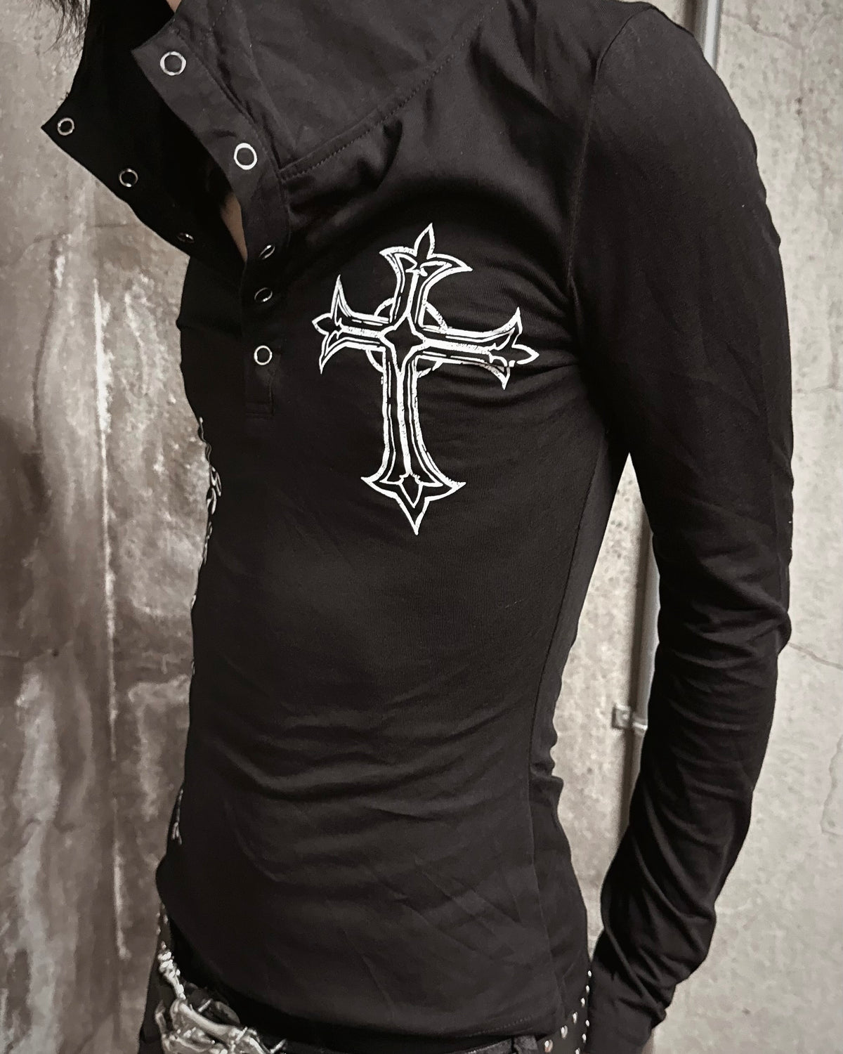 国際配送【Never mind the XU】Gothic Cross Hooded Long Sleeve