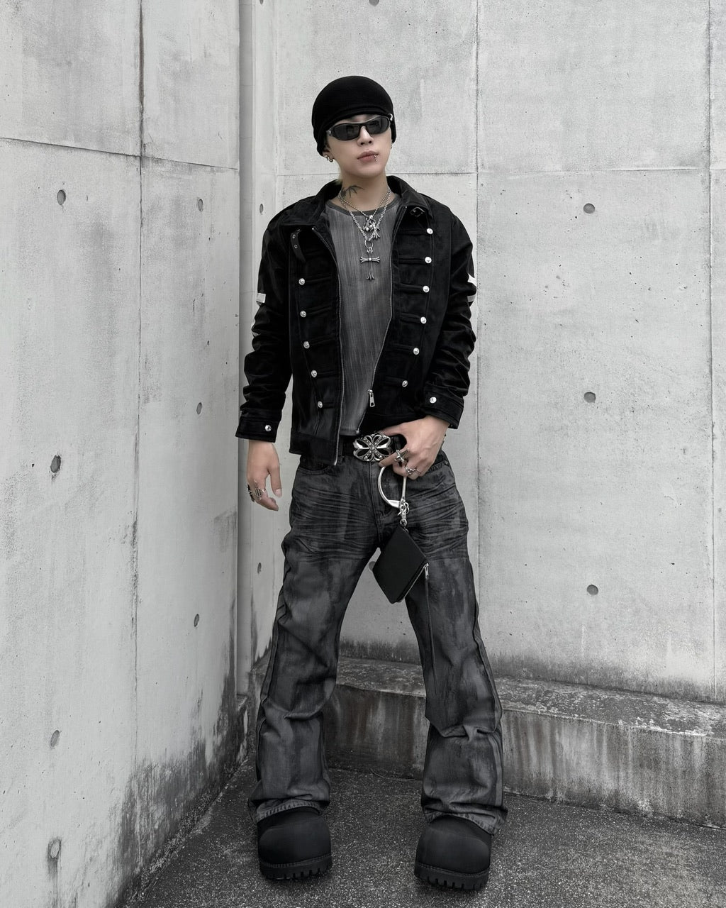 国際配送【Never mind the XU】cross emblem cropped leather jacket