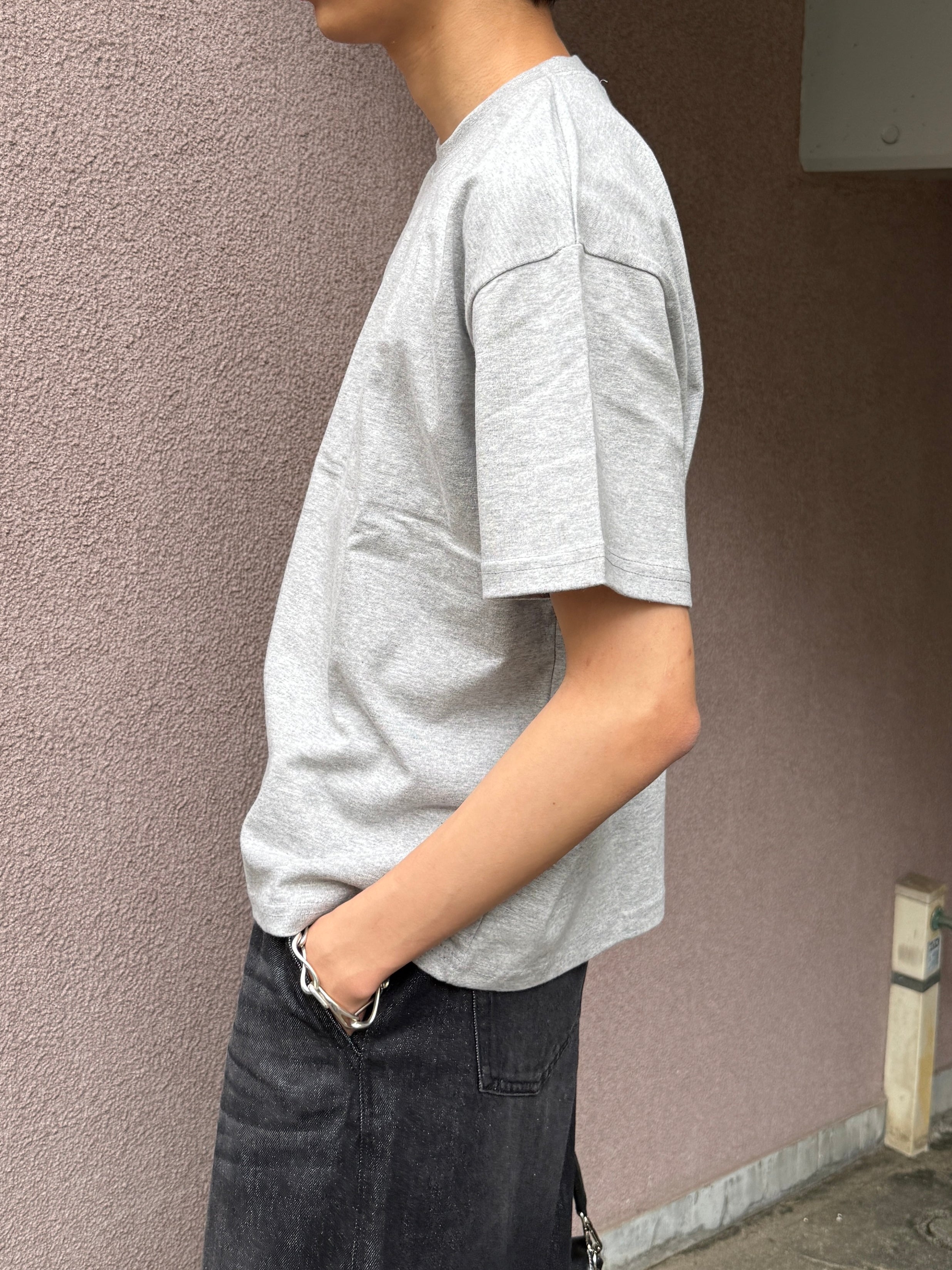 東京店WEB限定受注制【Chikashitsu +】cropped box tee (4color)