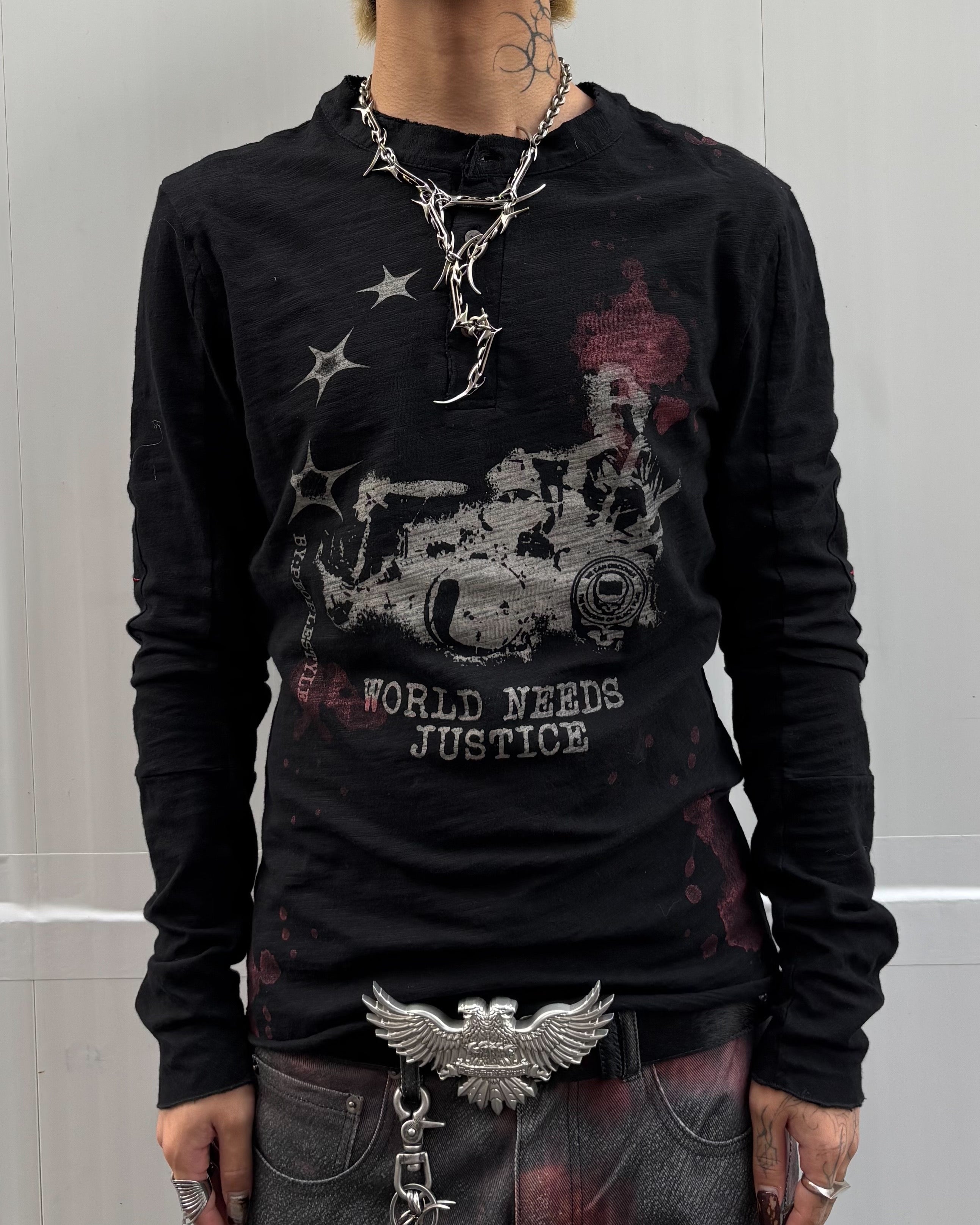 国際配送【Never mind the XU】paint graphic henley long sleeve