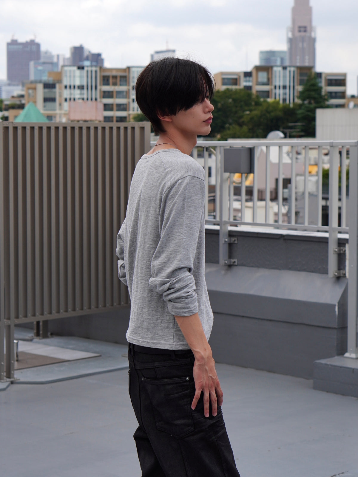 【CHIKASHITSU PLUS HIGH】Steel button henley neck tee (3color)