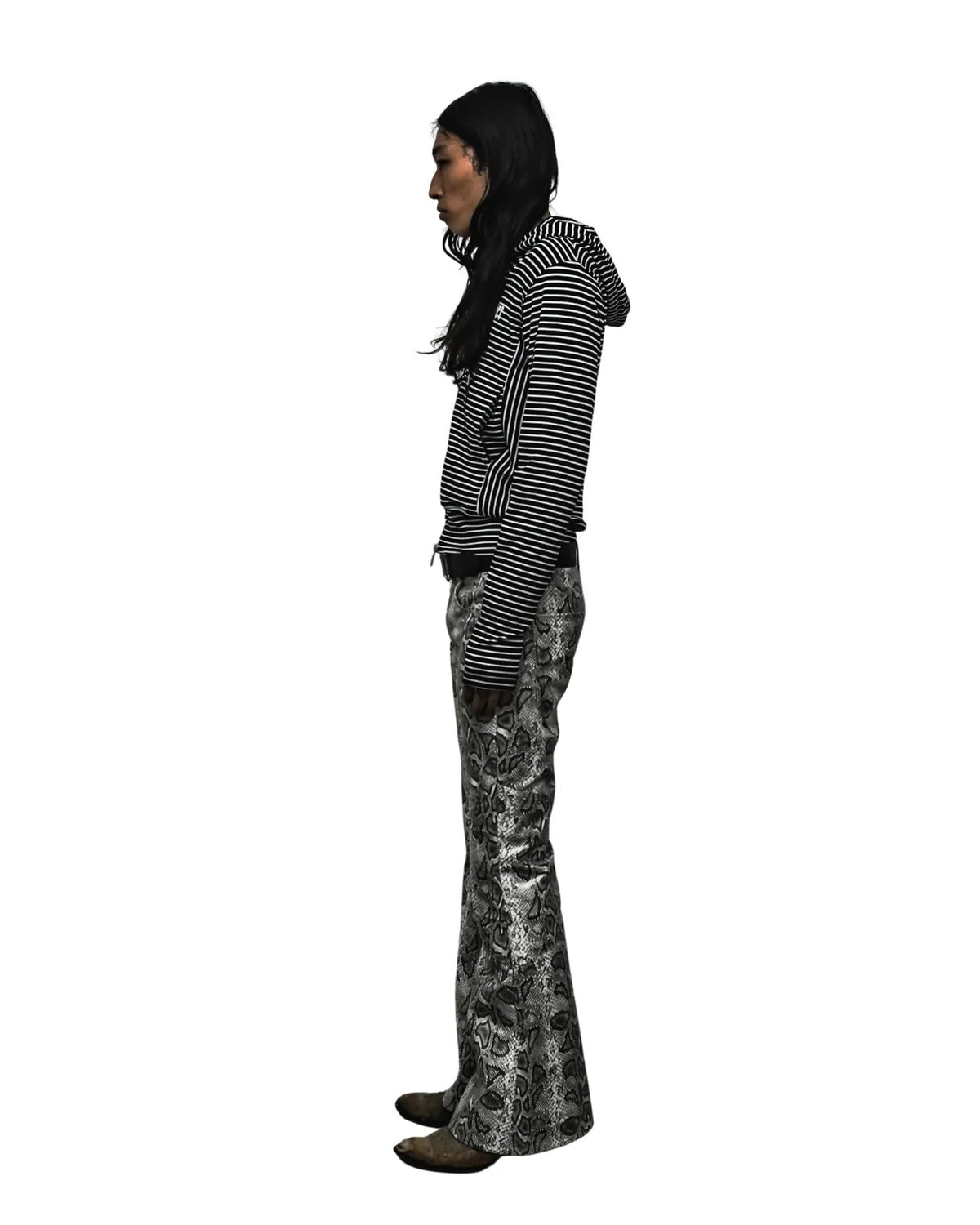 【TYPE SHADE】TYPE GRAPHIC BOARDER HOODIE