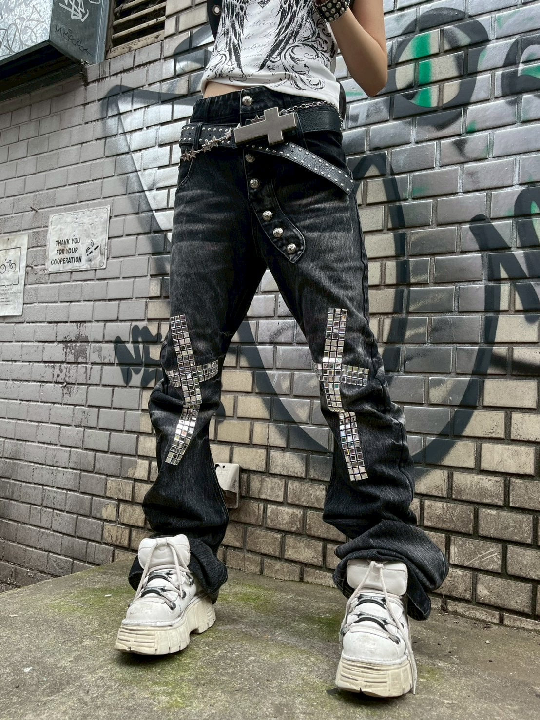 7/11 20:00発売　国際配送【BABY09】cross studs flare denim pants