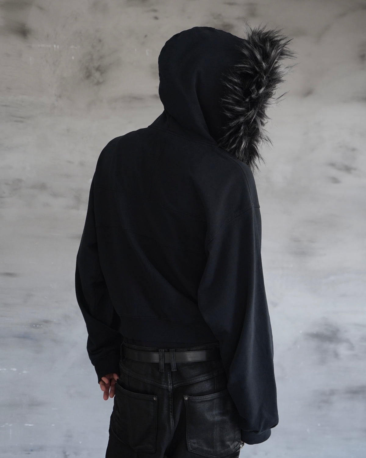 【CHIKASHITSU PLUS HIGH】Volume fur cropped zip hoodie