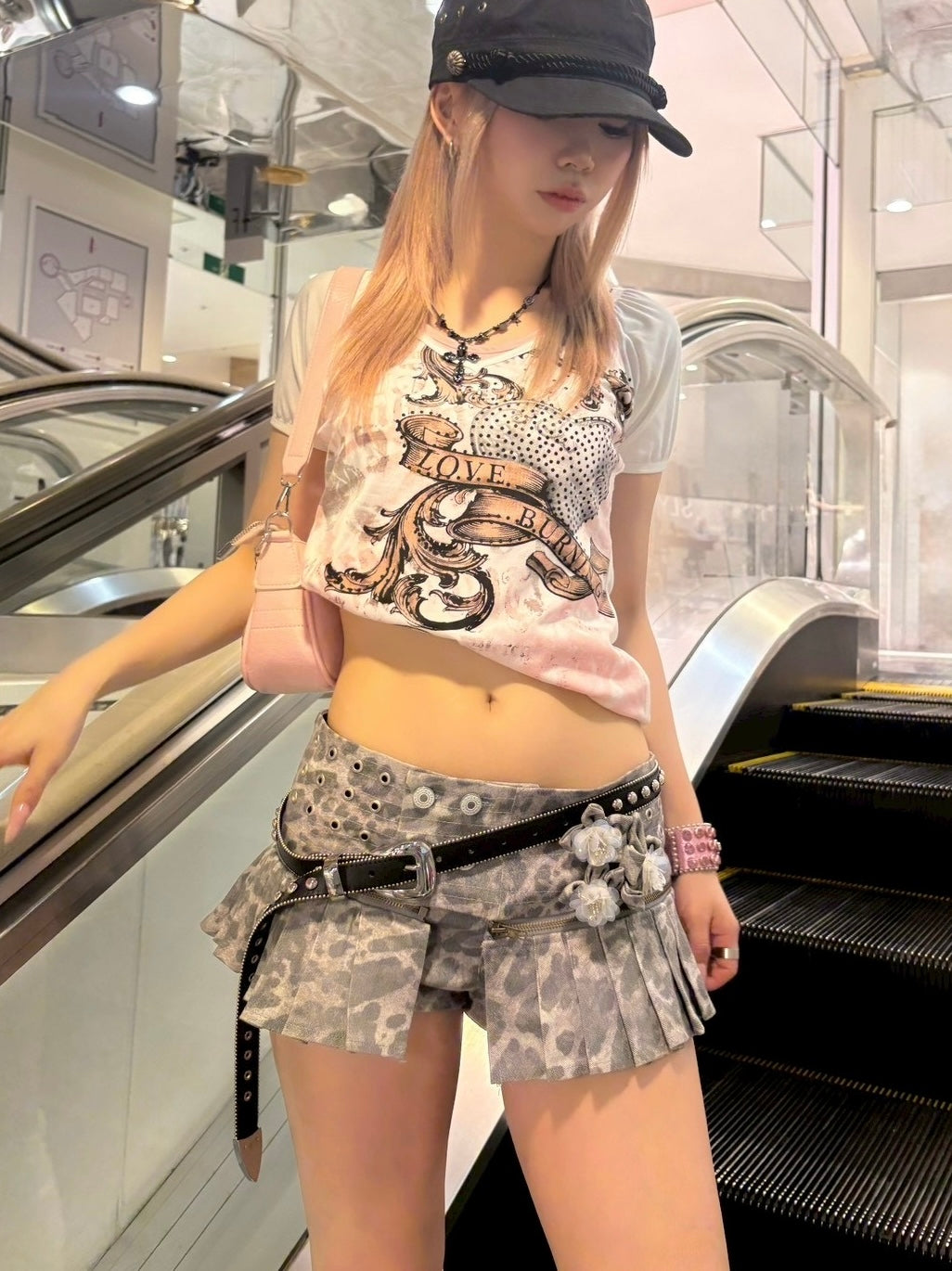 7/11 20:00発売　国際配送【BABY09】leopard pleated belt shorts