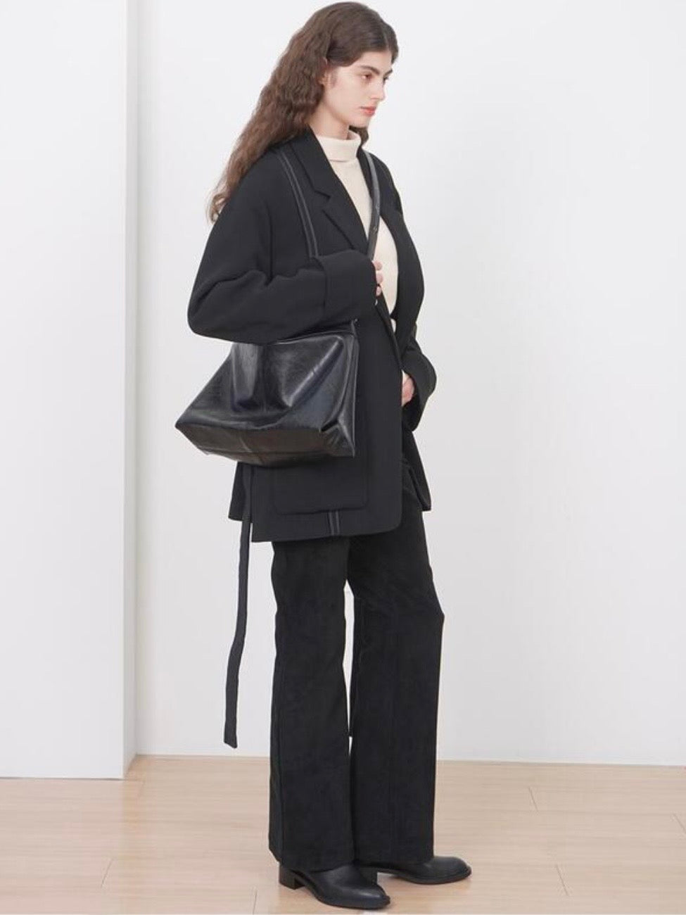 【HAH ARCHIVE】Contour Belted Bag(レザー)