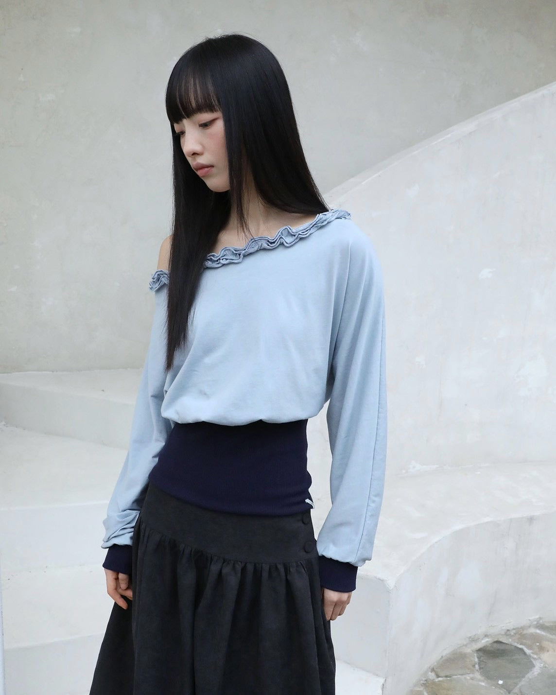【Uglyshadow】OFF-SHOULDER RUFFLE TOP