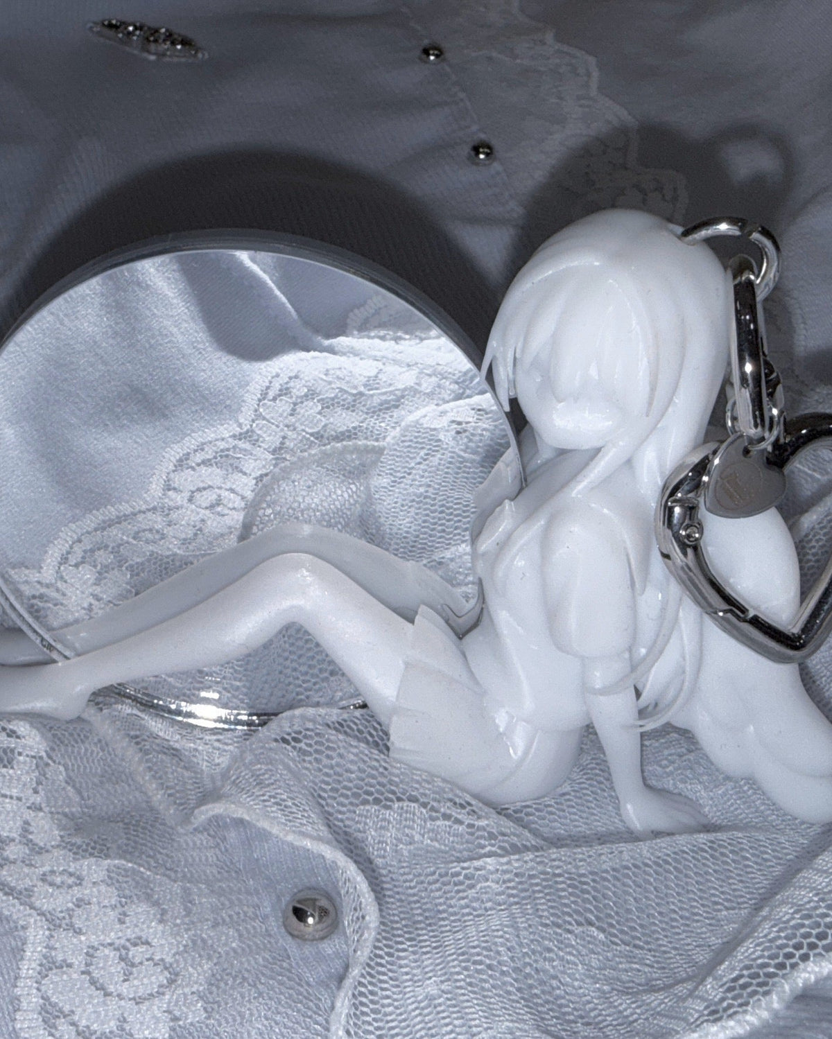【nmtc+ × THINGS】Angel Girl Mirror Keyring