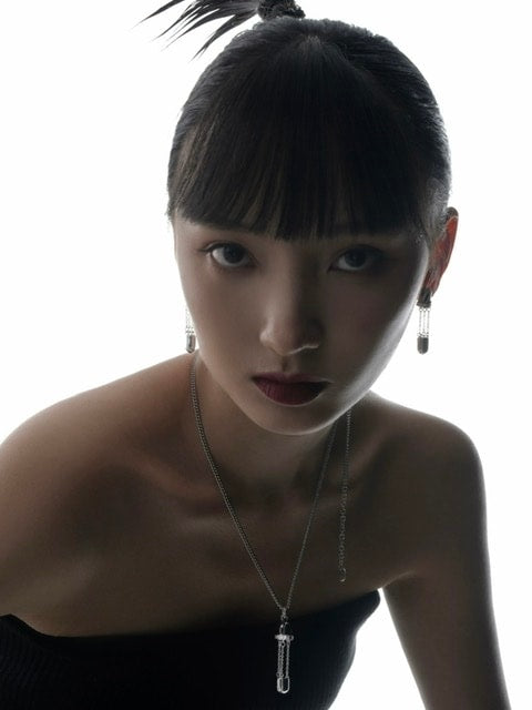 【LURS】 Diamond-encrusted deconstructed capsule stud earrings