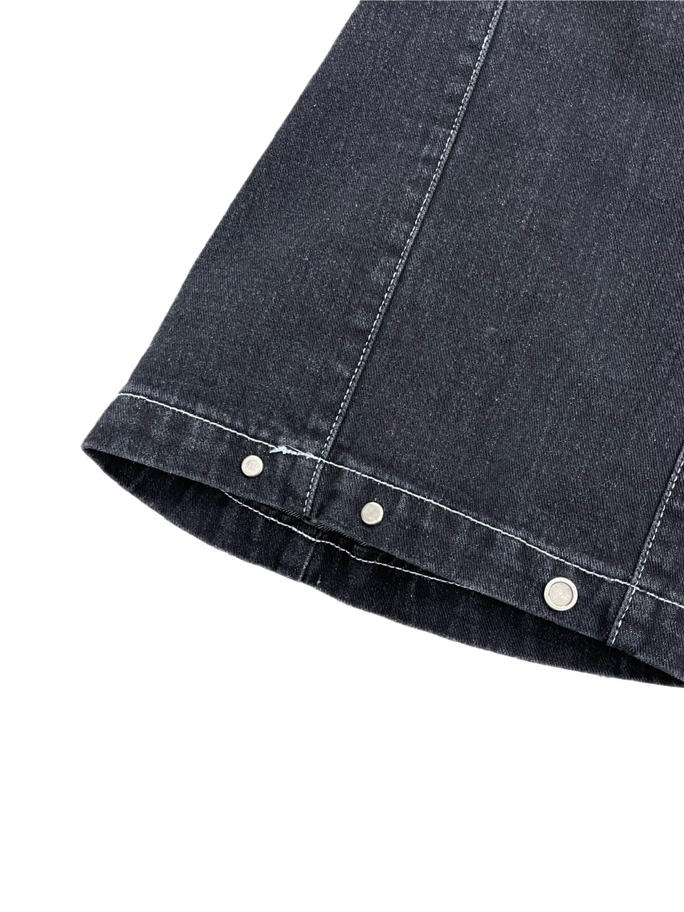 受注制【Chikashitsu +】snap button stitch denim pants / 【チカシツプラス】スナップボタンスティッチデニムパンツ