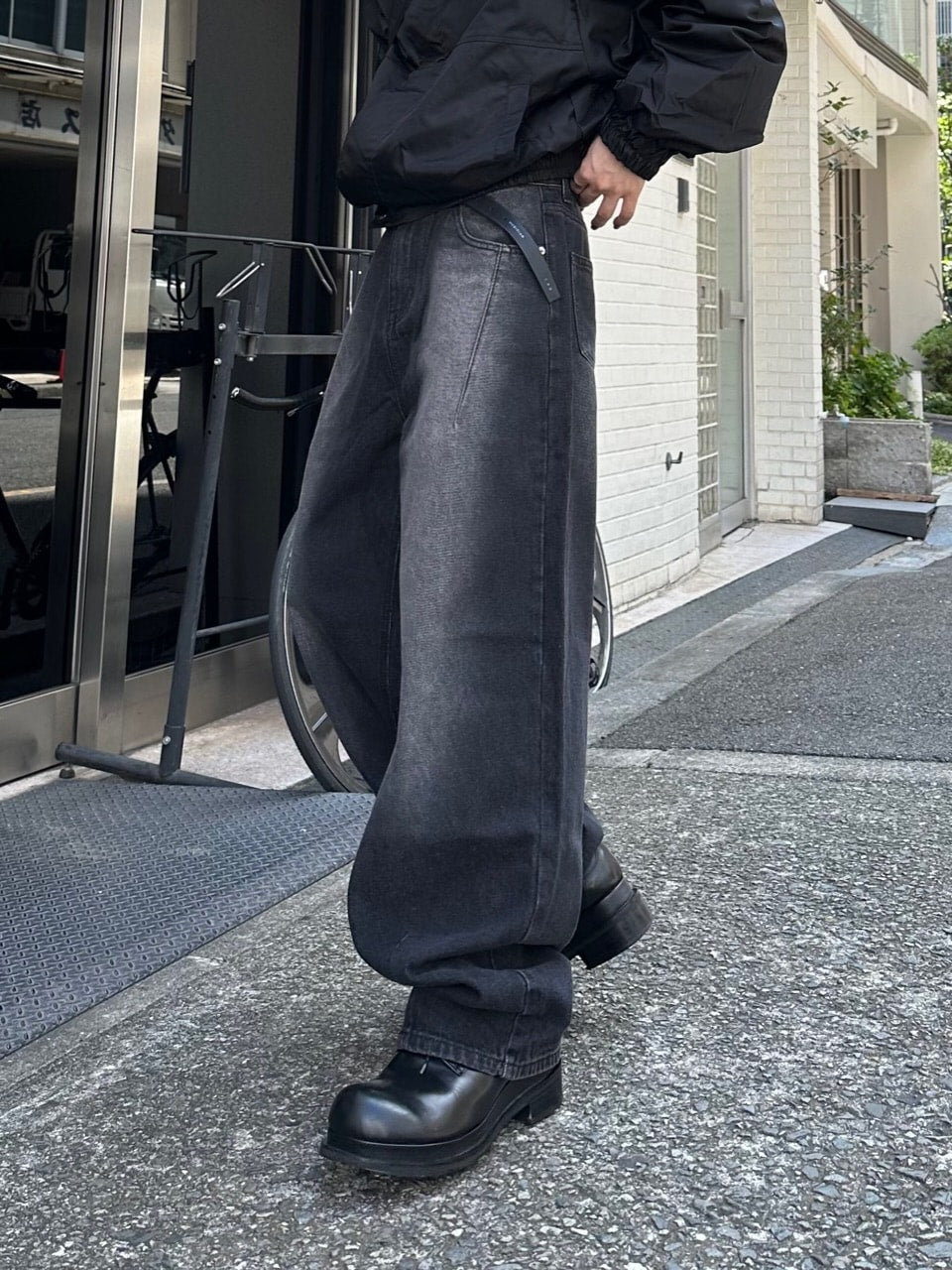 大阪店WEB限定受注制【Chikashitsu +】washing wide denim pants (2color)