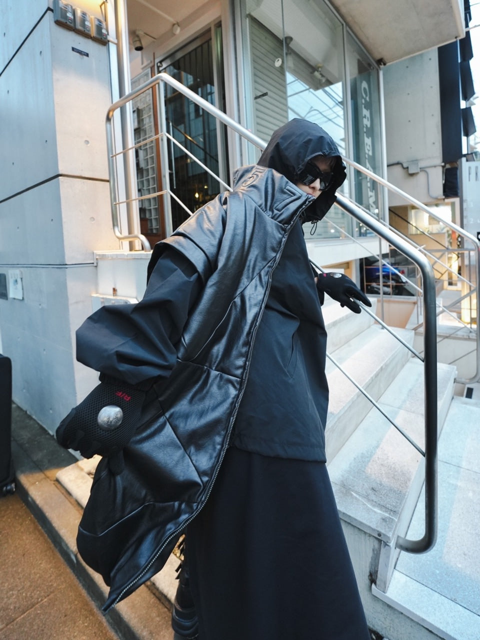 【DIG YOUR OWN GRAVE】star leather vest (2color)