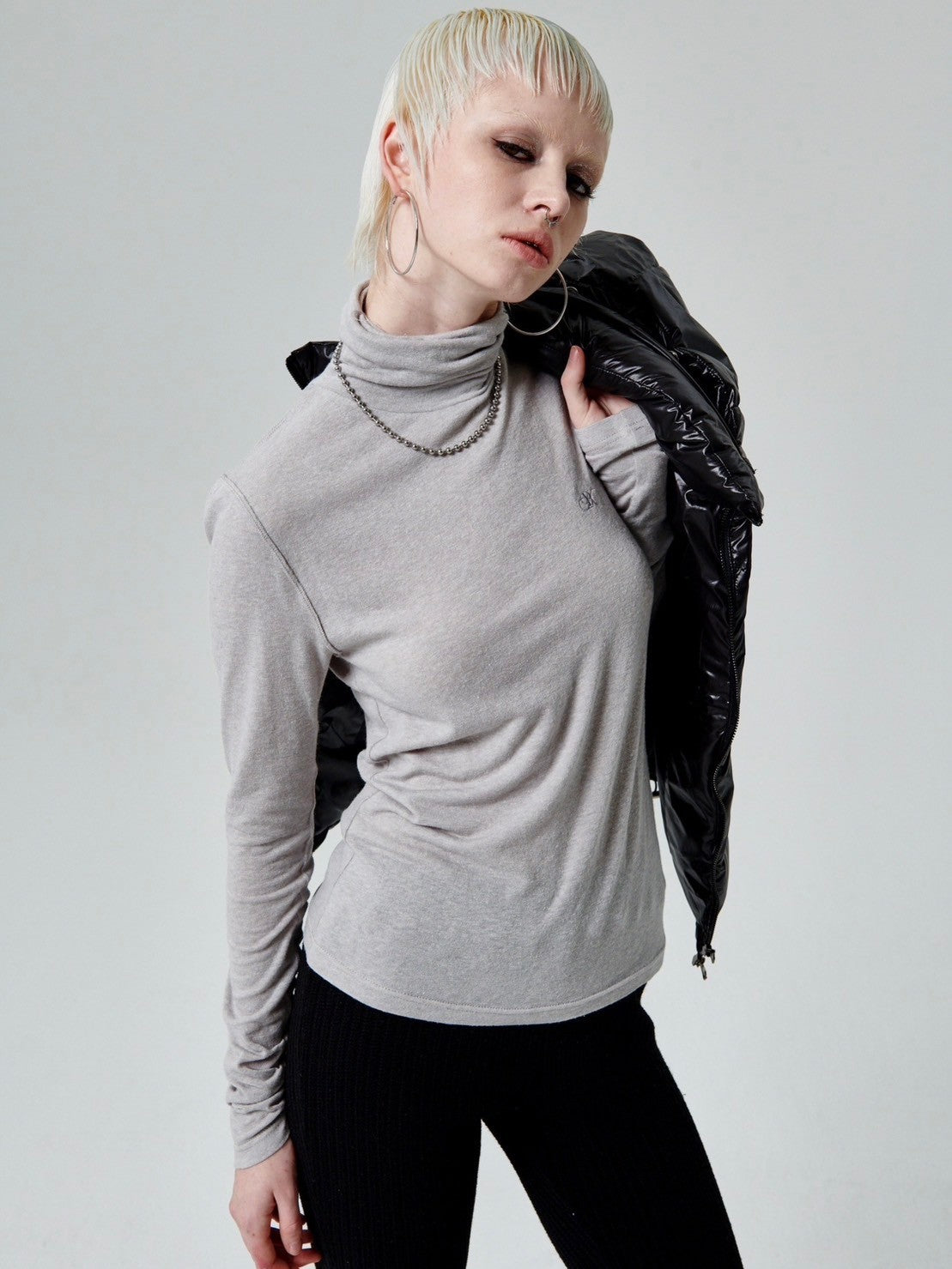 【runningHIGH】ANGORA GAUZE TURTLENECK TOP