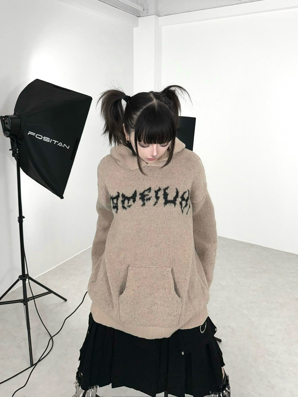 国際配送【Never mind the XU】bone hooded sweater (2color)