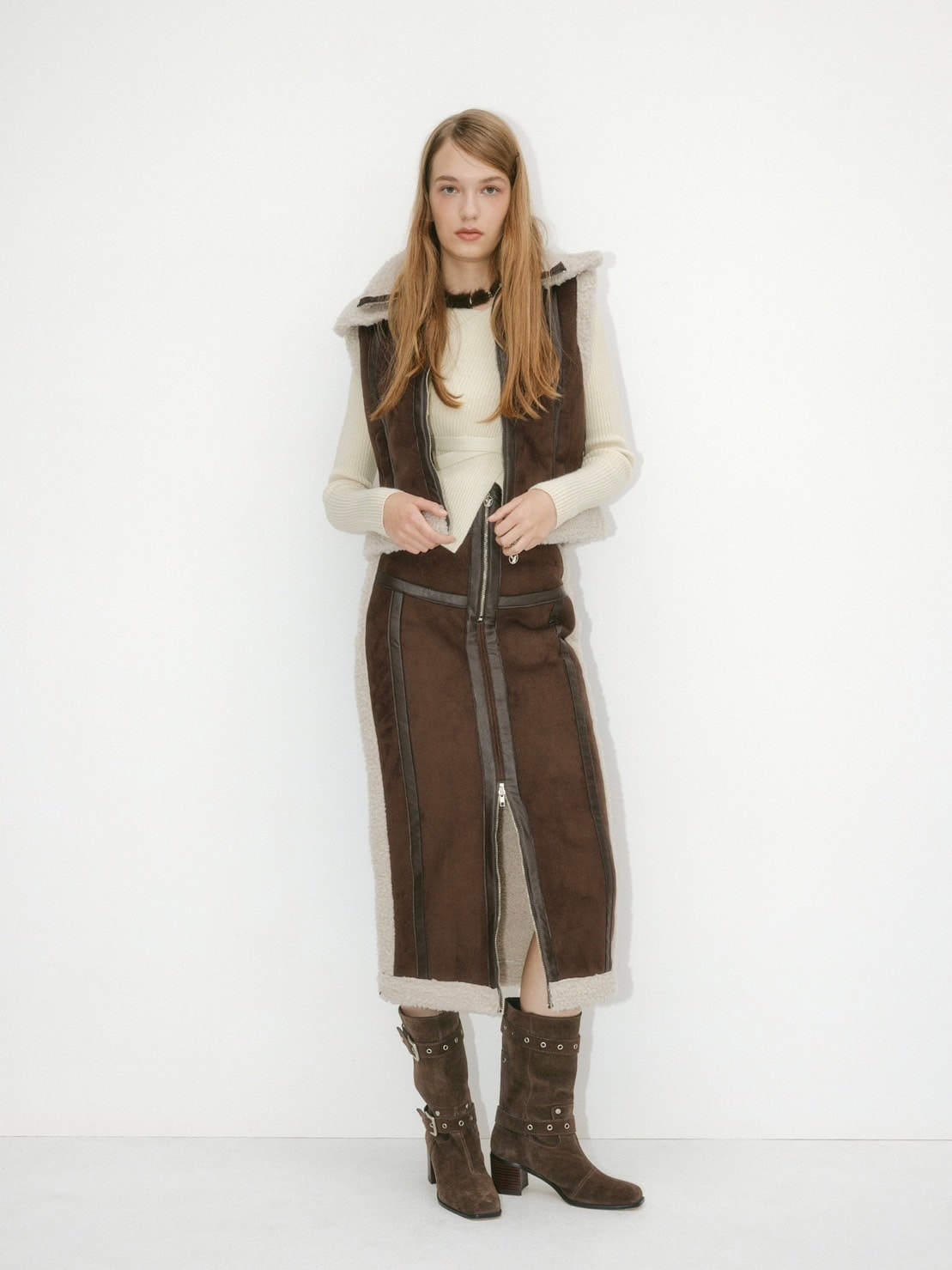 【YUSE】DETACHABLE COLLAR SHEARING SUEDE VEST