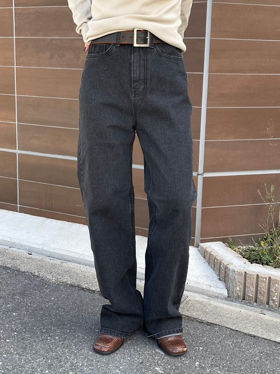 受注制【Chikashitsu + LADIES】wide fit black denim pants