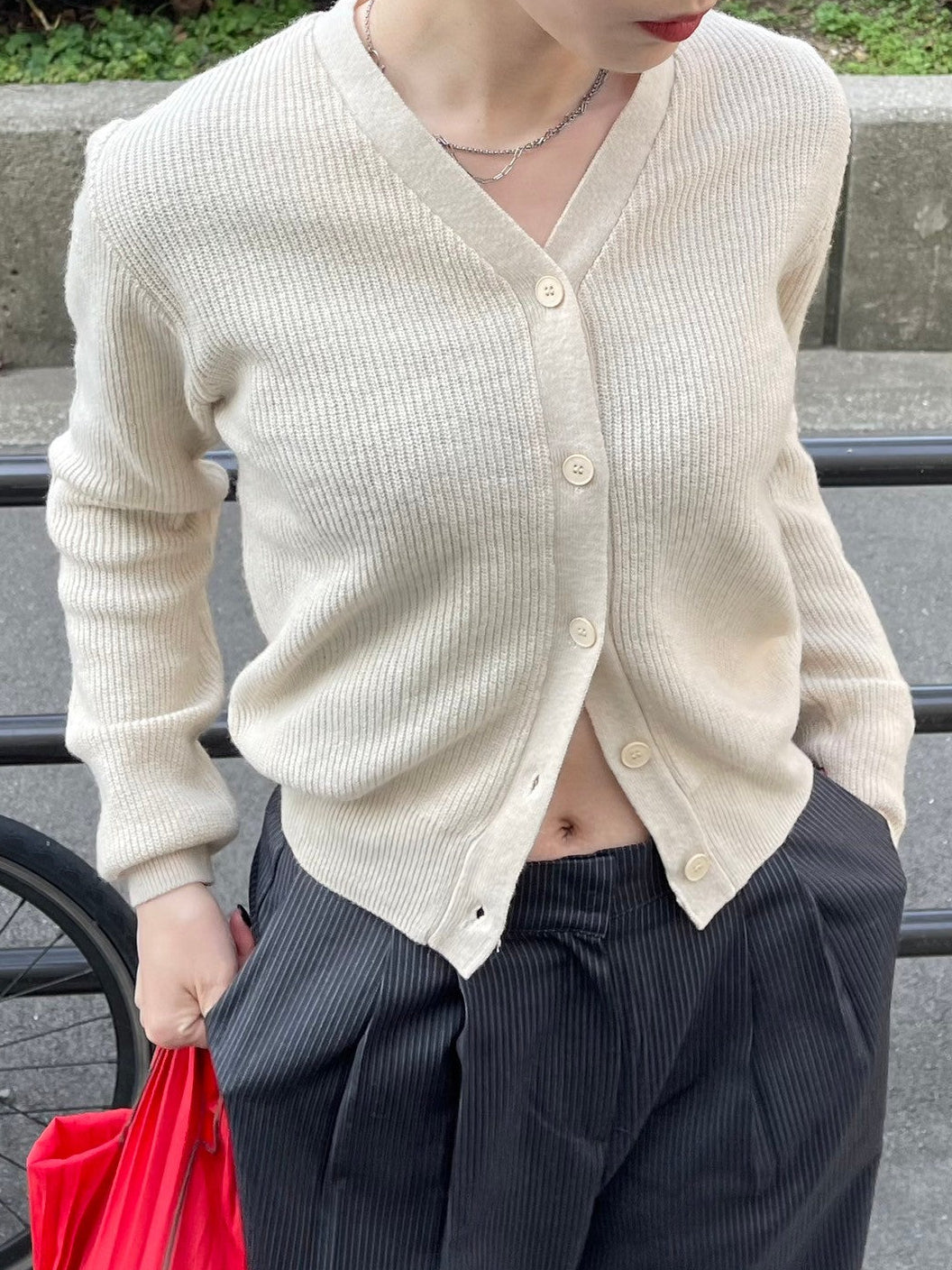 【Chikashitsu + LADIES】vneck rib knit cardigan (2color)
