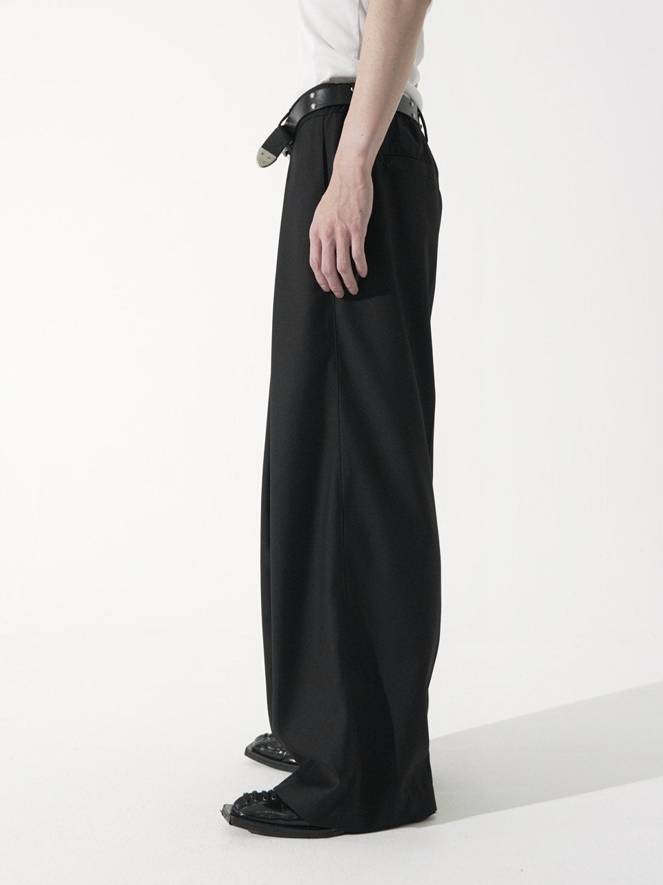 【CS】cross tuck drape slacks (black)