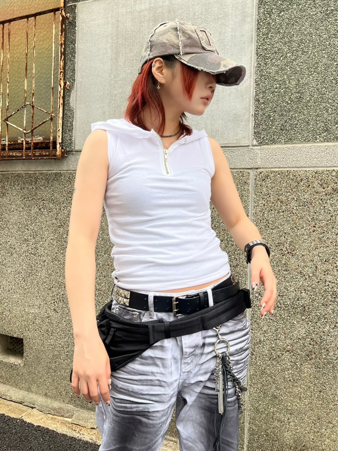 【Bizarre Maiden】sleeveless back print hoodie (2color)