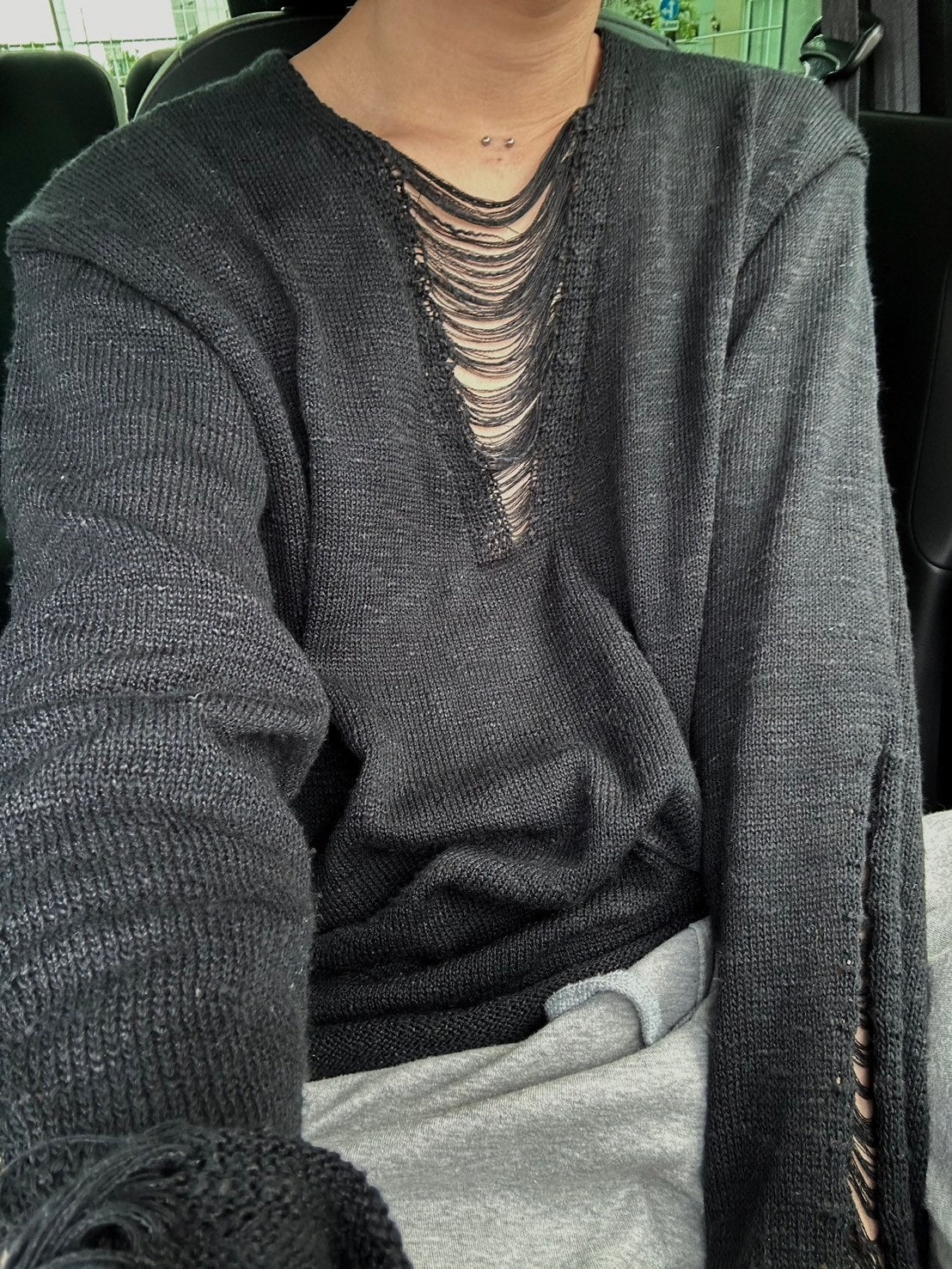 国際配送【LUV CODE】chest damage knit (2color)