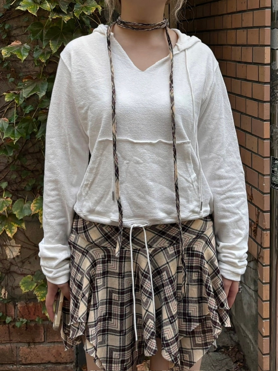 受注制【oaks】cut off v neck cropped hoodie (2color)