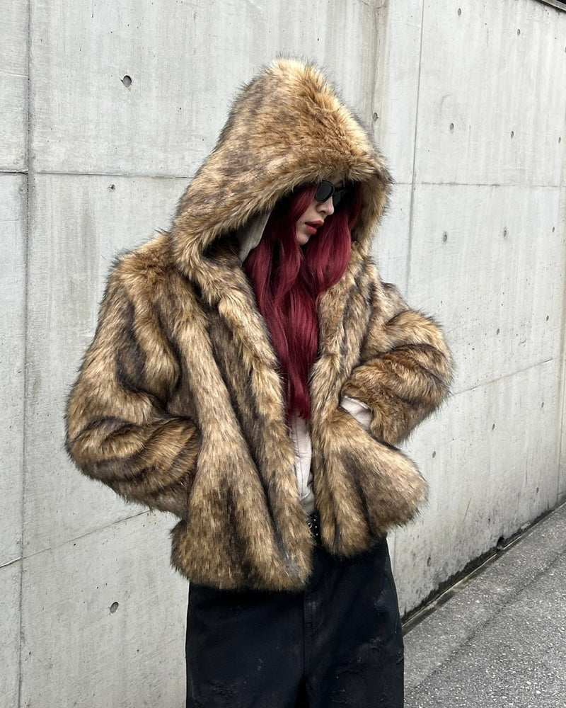 受注制【Chikashitsu +】hooded cropped fur blouson (2color)