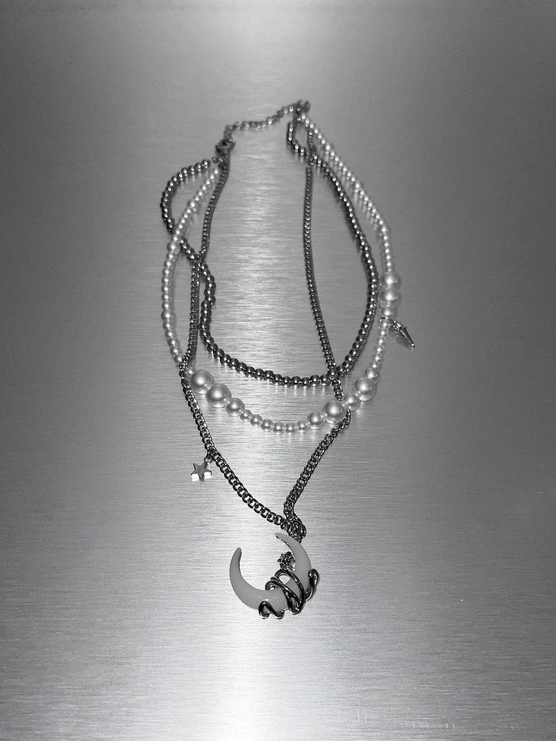 受注制【nmtc +】moon pendant pearl layered necklace