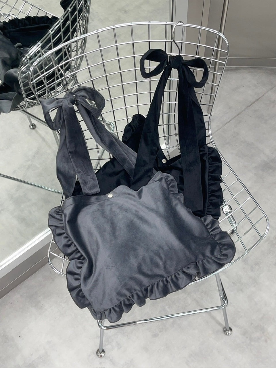 受注制【nmtc +】frill shoulder bag (2color)
